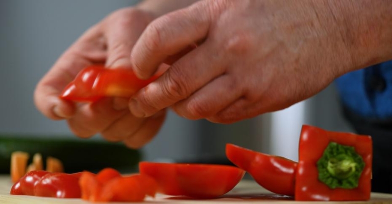 Хумус из запечённого перца и белой фасоли