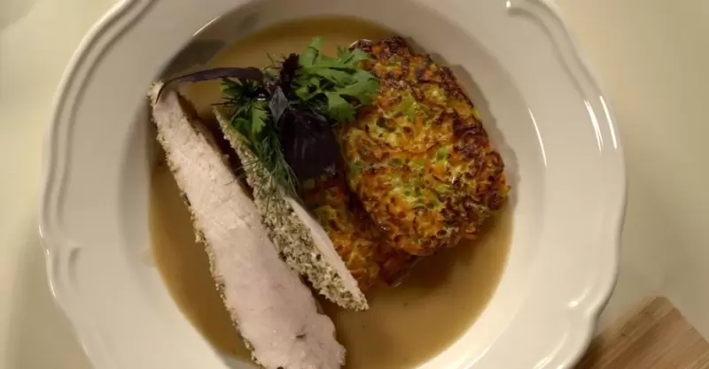 Курица в хрустящей панировке с соусом велюте
