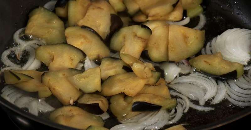 Жареные баклажаны в сметане