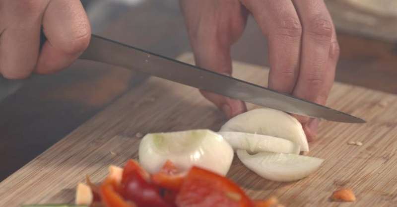 Глазированные медальоны и салат