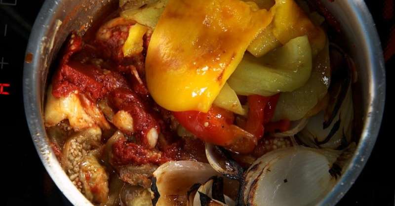 Айвар (икра из запечённых баклажанов и перцев)