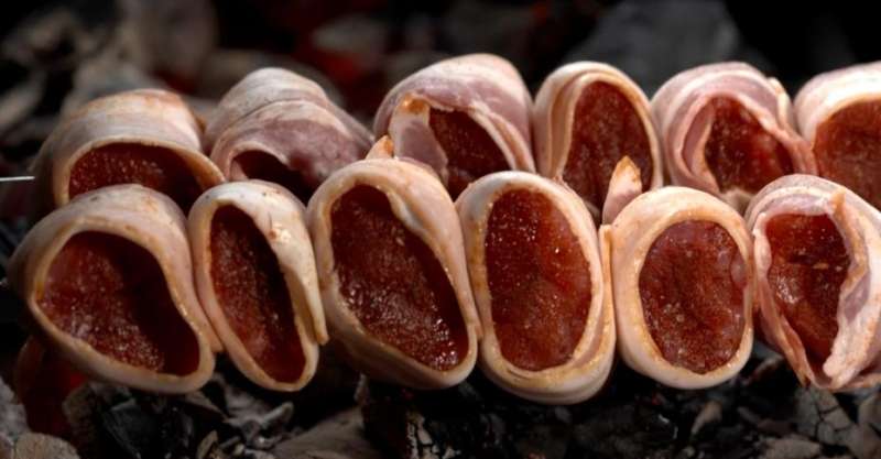 Глазированные медальоны и салат