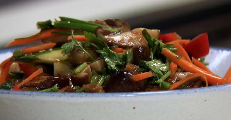 Салат из грибов шиитаке