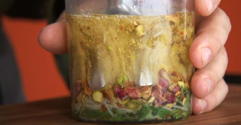 Лепёшки из авокадо и песто с мятой