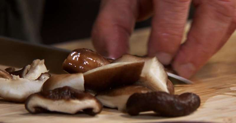 Салат из грибов шиитаке