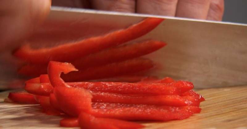 Форель, маринованная со свекольным соком