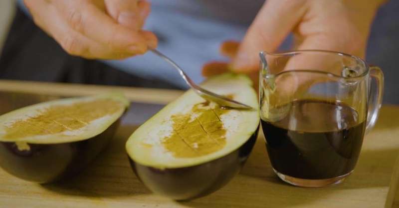 Запечённый баклажан с моцареллой