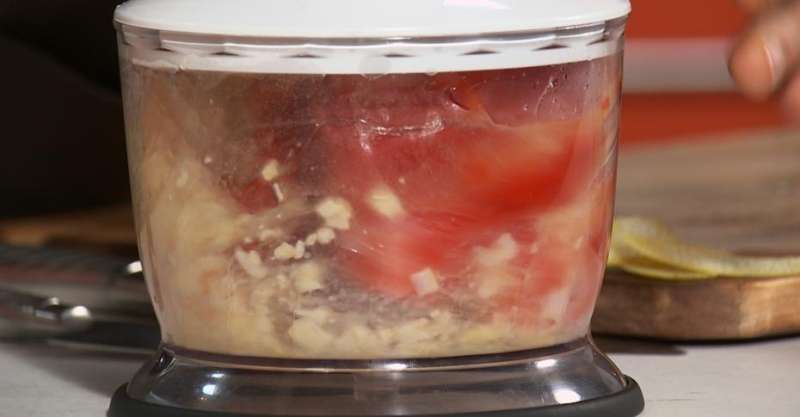 Судак папильот с соусом ромеско