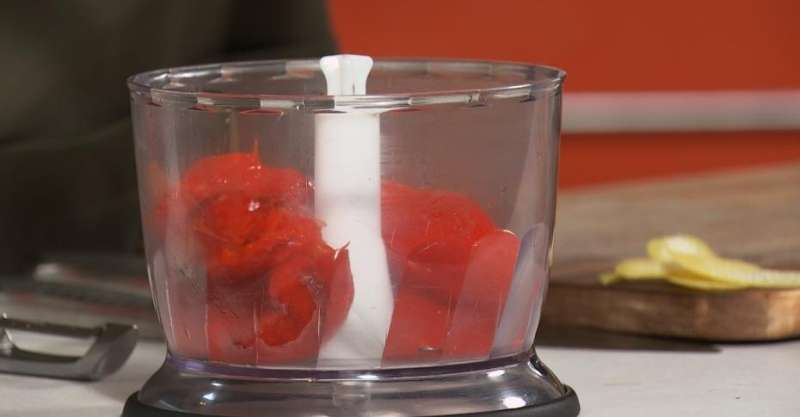 Судак папильот с соусом ромеско