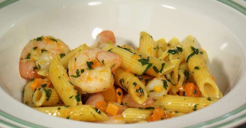 Паста с креветками и тыквой