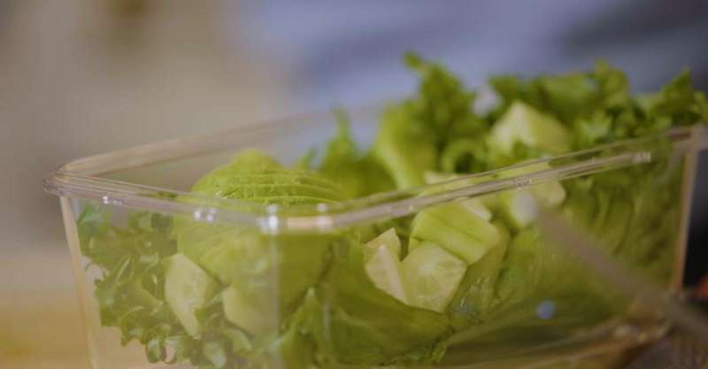 Зелёный салат с брокколи