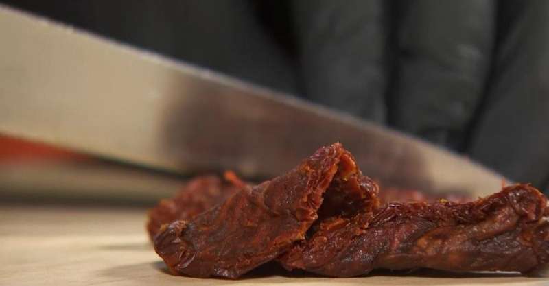 Бургер с сальсой из жареного ананаса