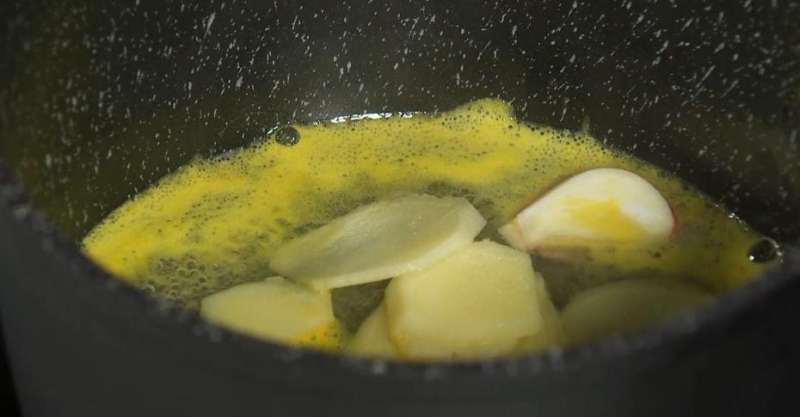 Филе лосося в апельсиновой глазури с гречневой лапшой