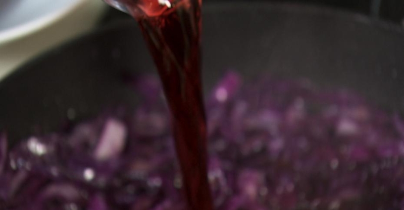 Утка с краснокочанной капустой