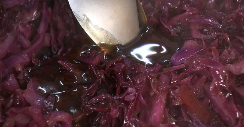 Утка с краснокочанной капустой