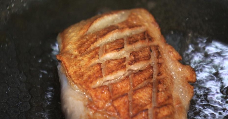 Утка с краснокочанной капустой