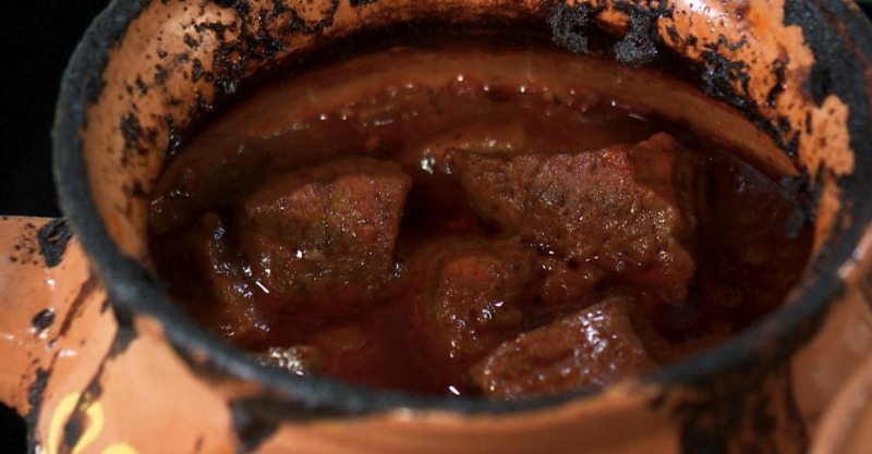 Версия грузинского остри в горшочке