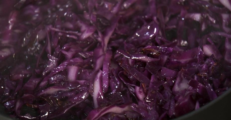 Утка с краснокочанной капустой