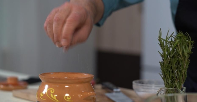 Версия клефтико в горшочке