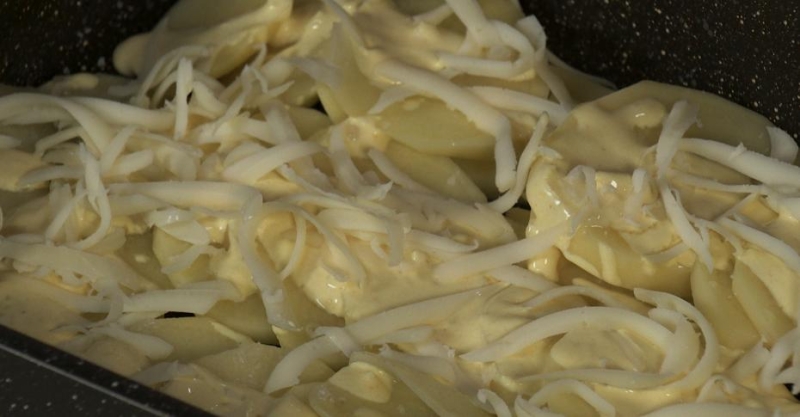 Картофельная запеканка с сыром