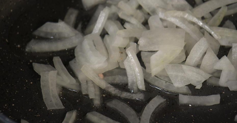 Бефстроганов с грибами и картофельным пюре