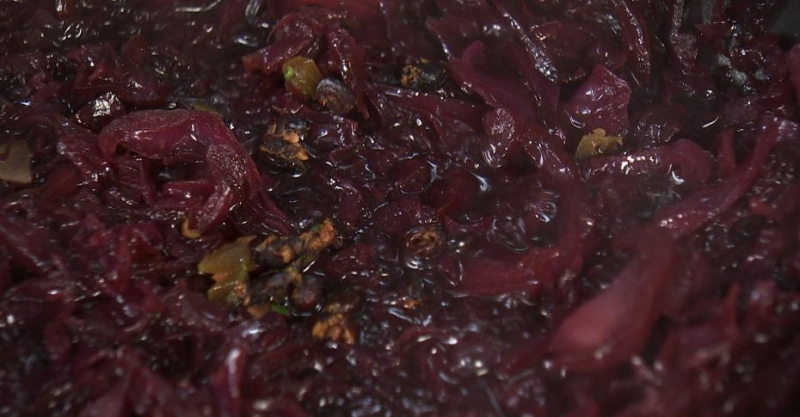 Утка с краснокочанной капустой