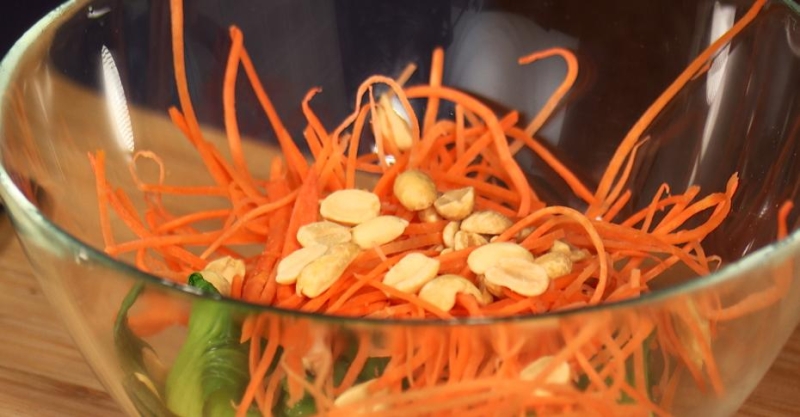 Капустный салат на азиатский манер