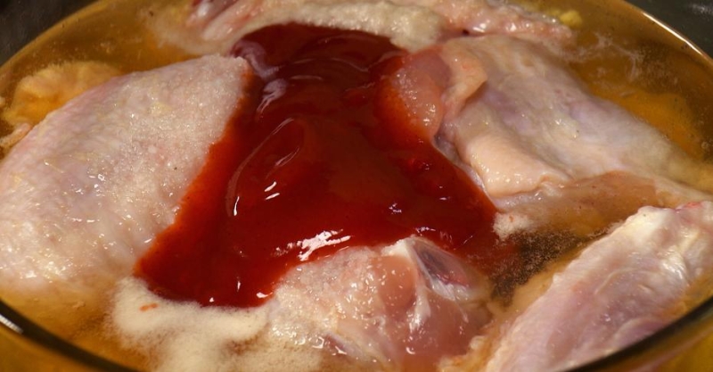 Куриные крылья в глазури из энергетика