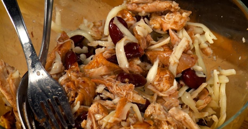 Энчиладас с курицей в соусе