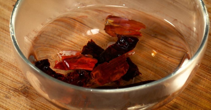 Энчиладас с курицей в соусе