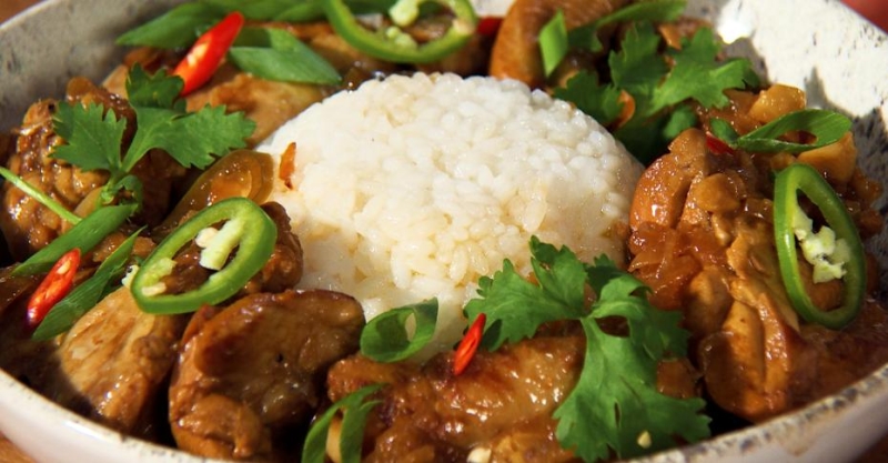 Адобо с курицей